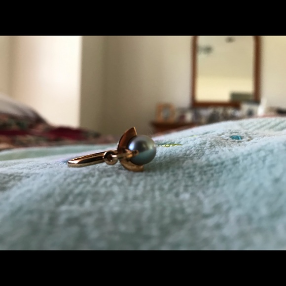 Beautiful classic grey white pearl ring 🥰🎉 - Picture 10 of 10